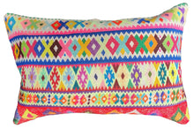 Cargar imagen en el visor de la galería, Cojín Geométrico 35x55 0005/ Última unidad.