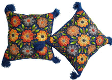 Cargar imagen en el visor de la galería, 15% OFF Cojín Bordado Ayacucho / Última unidad