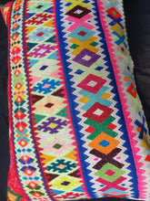 Cargar imagen en el visor de la galería, Cojín Geométrico 35x55 0005/ Última unidad.