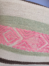 Cargar imagen en el visor de la galería, Cojín manta 45x45/ Última unidad.
