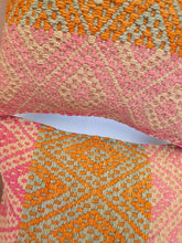 Cargar imagen en el visor de la galería, Cojín manta 45x45/ Última unidad.
