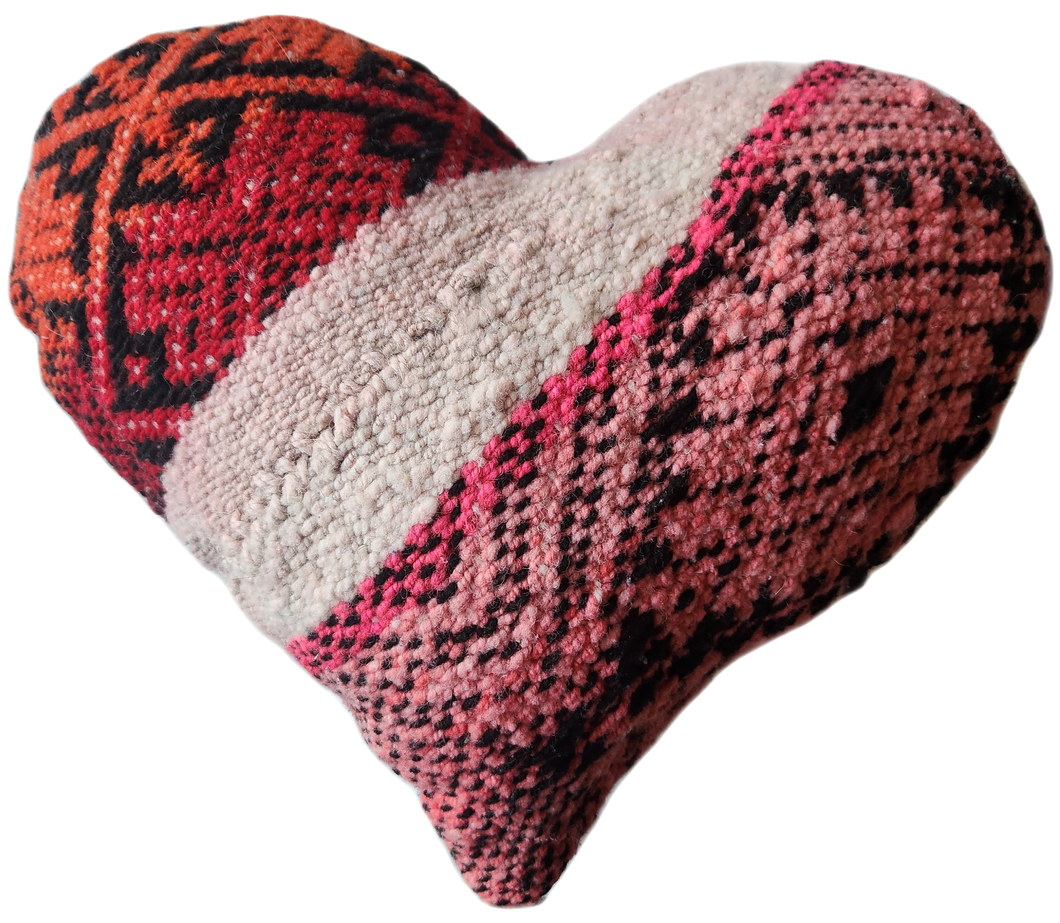 15% OFF Cojín manta corazón 40 x 35 cms aprox.