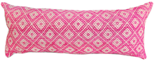 Cargar imagen en el visor de la galería, Cojín manta XL 1.00X40 / Relleno incluído.
