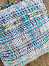Cargar imagen en el visor de la galería, 20% OFF Cojín bordado guatemalteco 45x45/ Última unidad.
