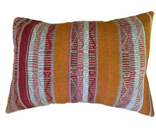 Cargar imagen en el visor de la galería, Cojín Manta 50x70 CM70002
