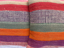 Cargar imagen en el visor de la galería, Cojín manta 45x45 CM450026
