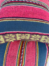 Cargar imagen en el visor de la galería, Cojín manta 45x45.
