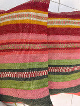 Cargar imagen en el visor de la galería, Cojín manta 35x55 CM350031/ Última unidad.
