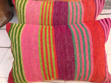 Cargar imagen en el visor de la galería, Cojín manta 35x55 CM350012
