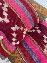 Cargar imagen en el visor de la galería, Cojín manta 45x45 CM450040.
