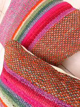 Cargar imagen en el visor de la galería, Cojín manta 45x45 CM450029
