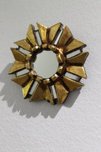 Cargar imagen en el visor de la galería, Espejo pequeño dorado Perú
