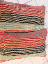 Cargar imagen en el visor de la galería, Cojín manta 35x55 CM350014
