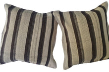 Cargar imagen en el visor de la galería, Cojín manta 45x45 CM450001/ Última unidad.
