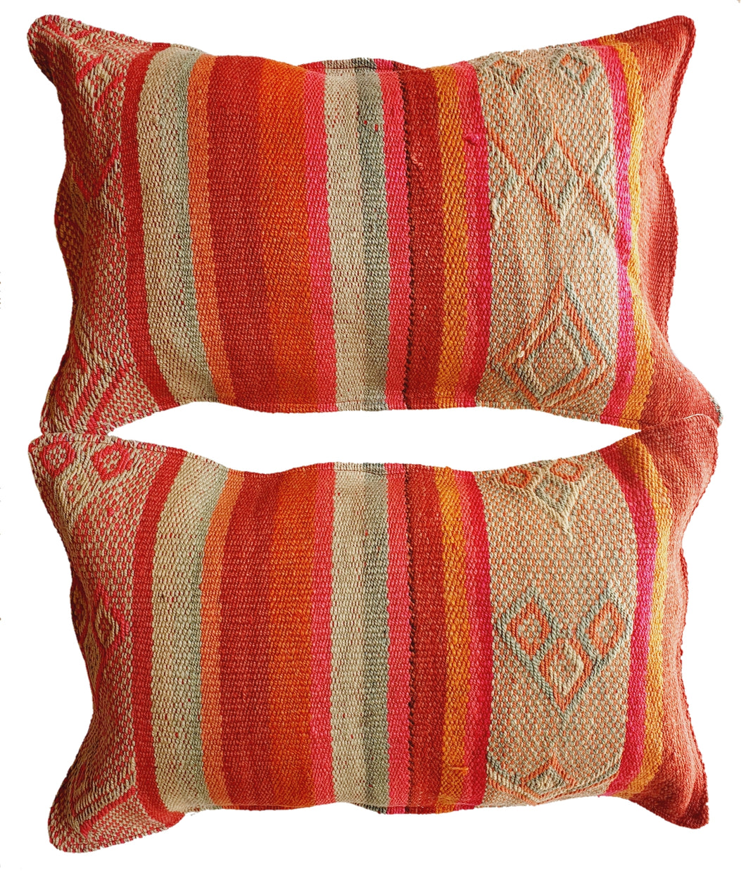 Cojín manta 35x55 CM350027/ Última unidad.