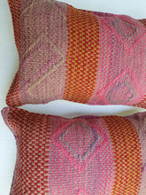 Cargar imagen en el visor de la galería, Cojín manta 35x55 CM350026/ Última unidad.
