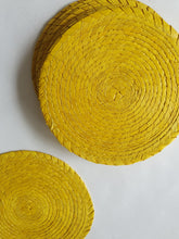 Cargar imagen en el visor de la galería, 10% OFF Posavaso mexicano amarillo.
