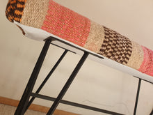 Cargar imagen en el visor de la galería, 15% OFF Banqueta de manta y fierro.
