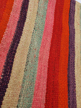 Cargar imagen en el visor de la galería, Cojín manta 45x45 / Última unidad.
