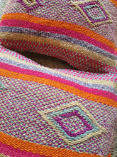 Cargar imagen en el visor de la galería, Cojín manta 45x45/ Última unidad.
