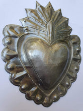 Cargar imagen en el visor de la galería, Corazón Latón M0002

