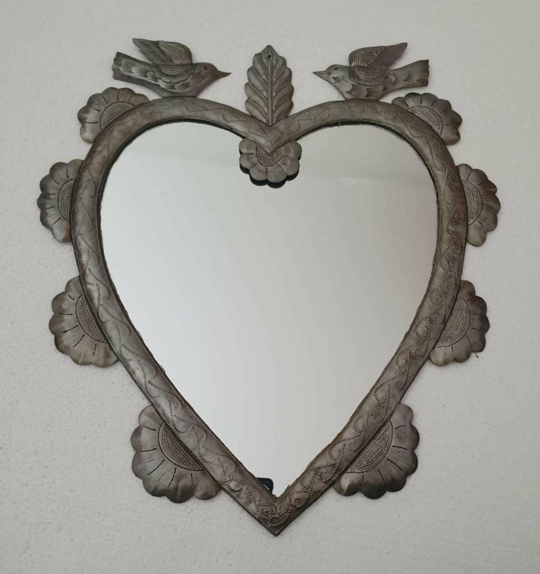 Espejo corazón de latón modelo 01