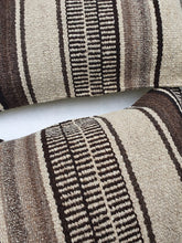 Cargar imagen en el visor de la galería, Cojín manta 35x55 CM350019
