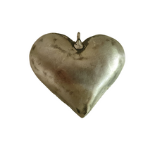 Cargar imagen en el visor de la galería, Corazón volumen latón

